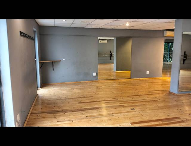 138M² RETAIL TO LET IN TYGERFALLS